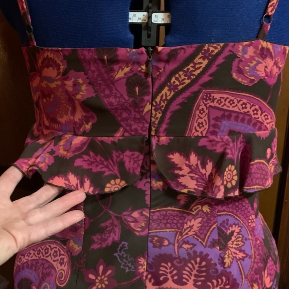 Paisley Sleeveless Dress w/Petal Hem - Picture 6 of 11